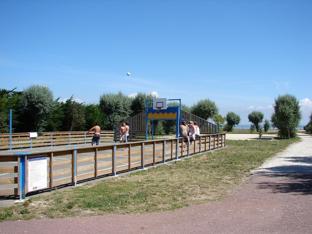 Camping Phare Ouest Saint-Denis-dʼOléron Zewnętrze zdjęcie