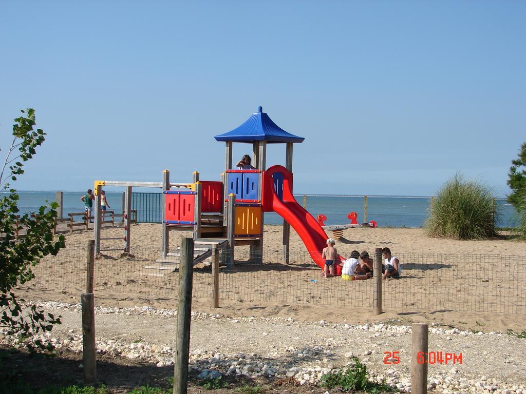 Camping Phare Ouest Saint-Denis-dʼOléron Zewnętrze zdjęcie