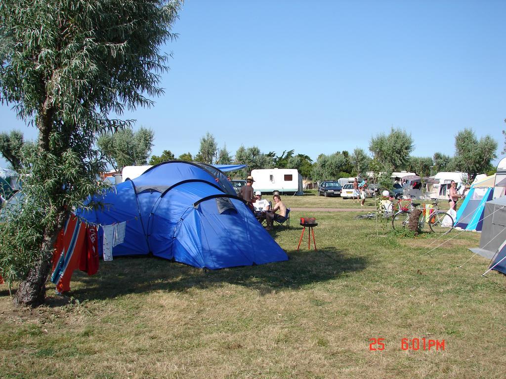 Camping Phare Ouest Saint-Denis-dʼOléron Zewnętrze zdjęcie